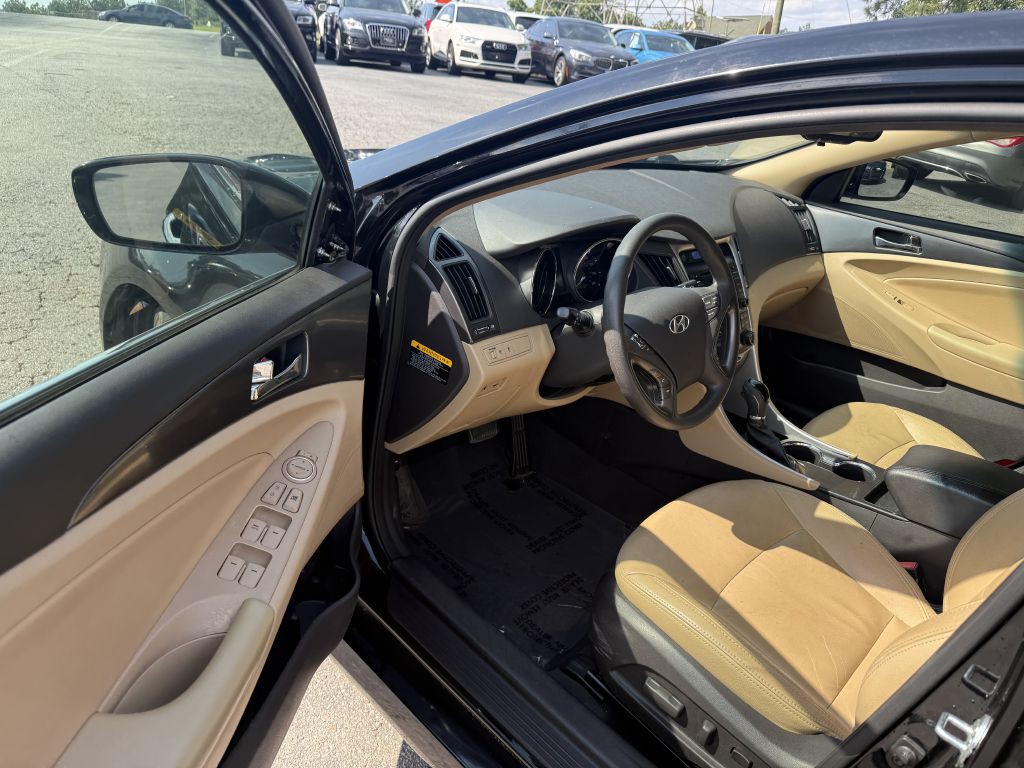 2012 Hyundai Sonata Image 8
