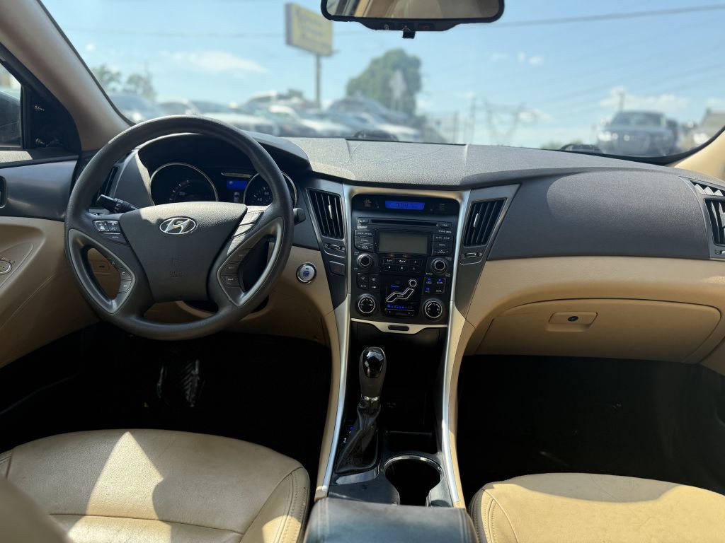 2012 Hyundai Sonata Image 12