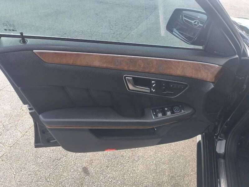 2012 Mercedes-Benz E-Class Image 15