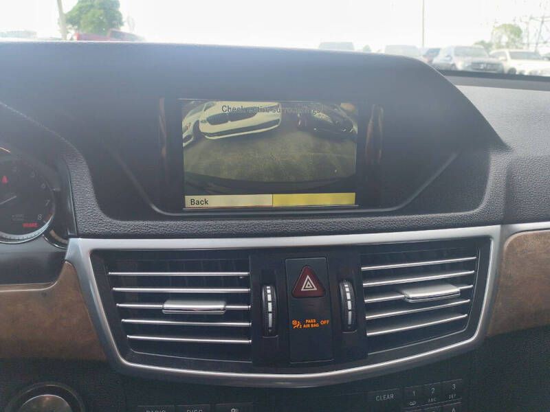 2012 Mercedes-Benz E-Class Image 23