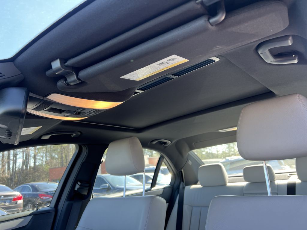 2013 Mercedes-Benz E-Class Image 12