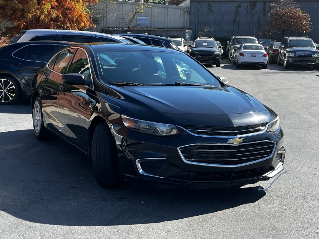 2017 Chevrolet Malibu Image 3