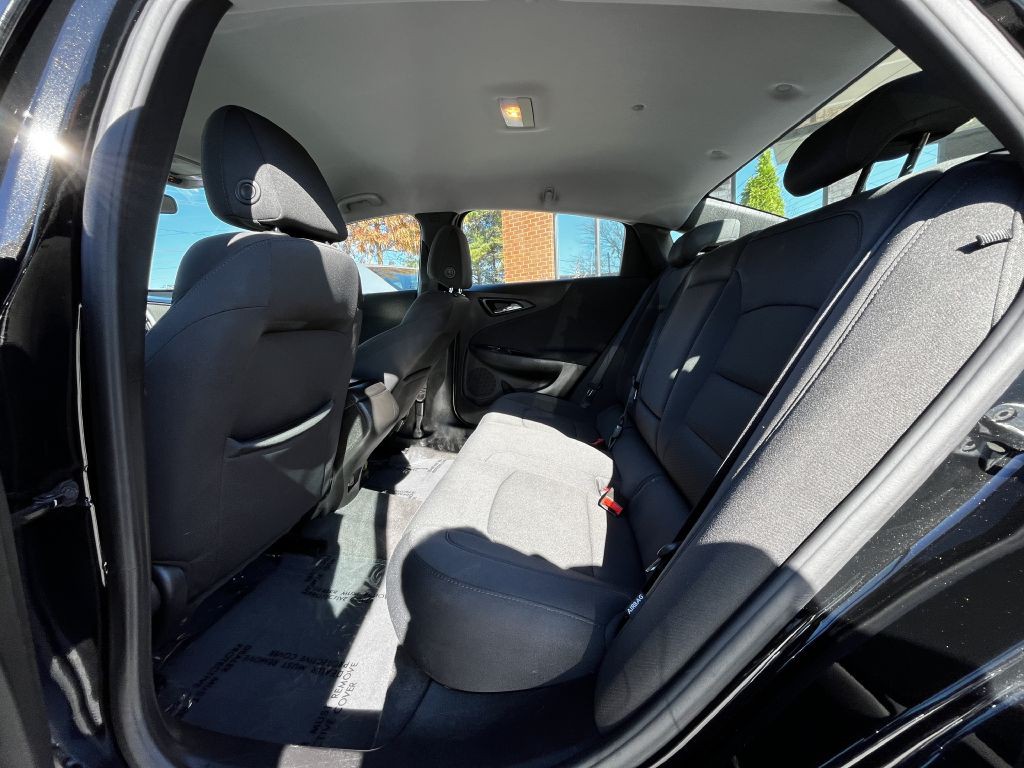 2017 Chevrolet Malibu Image 10