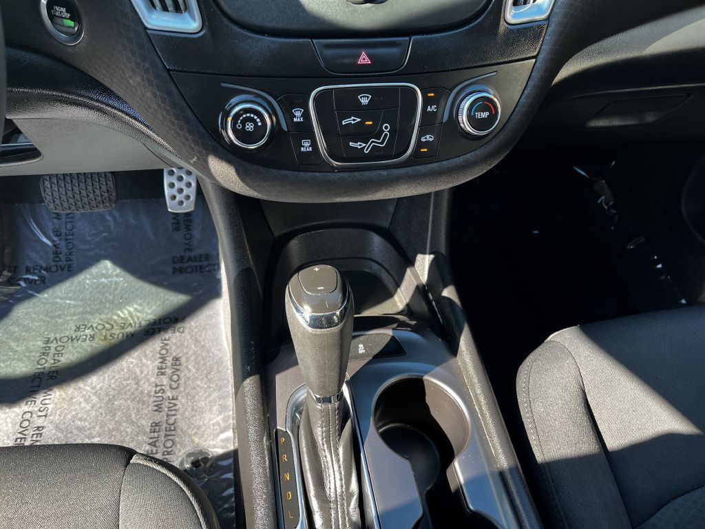 2017 Chevrolet Malibu Image 14