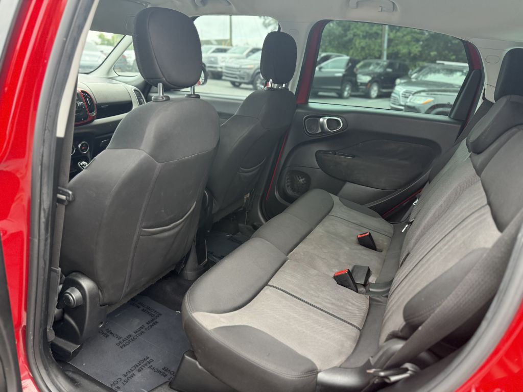 2015 FIAT 500L Image 9