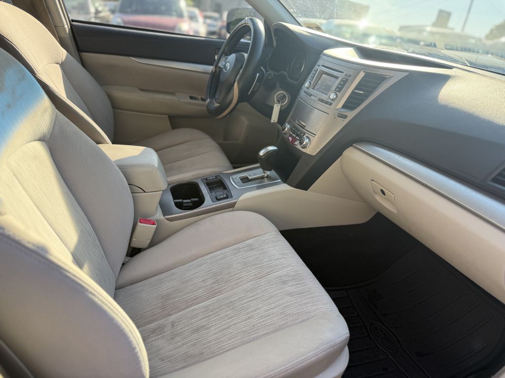 2014 Subaru Outback Image 12