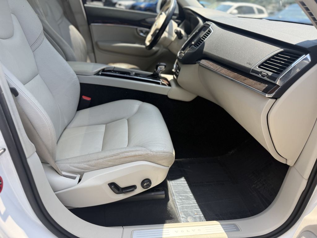 2018 Volvo XC90 Image 12