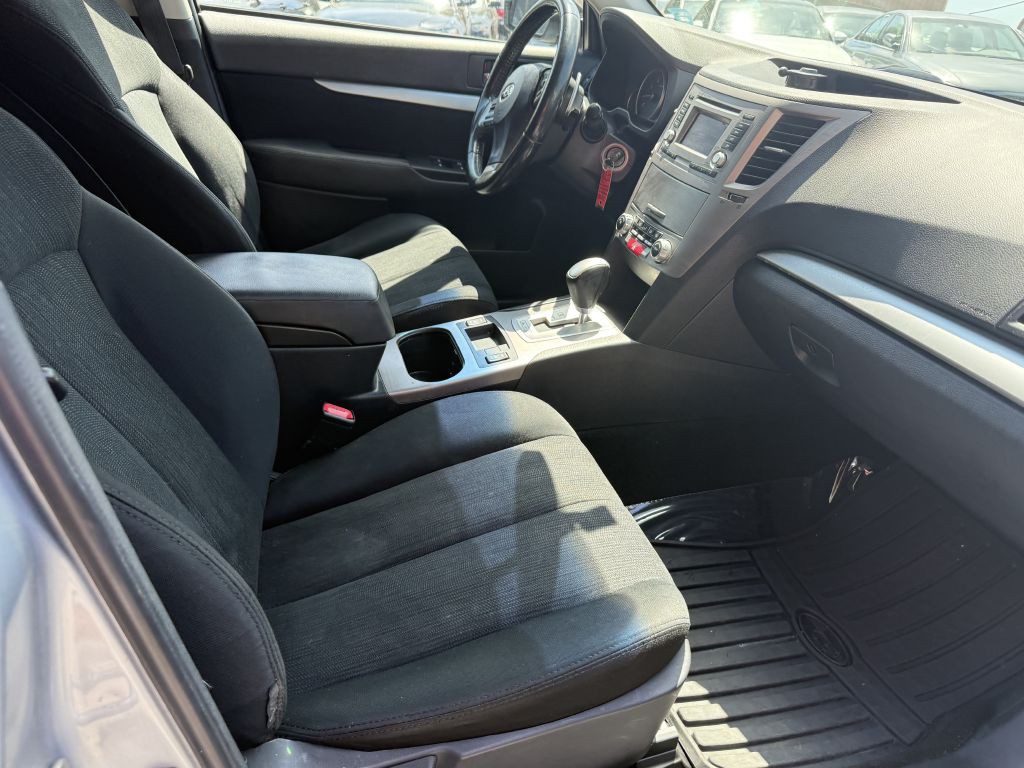 2014 Subaru Outback Image 12