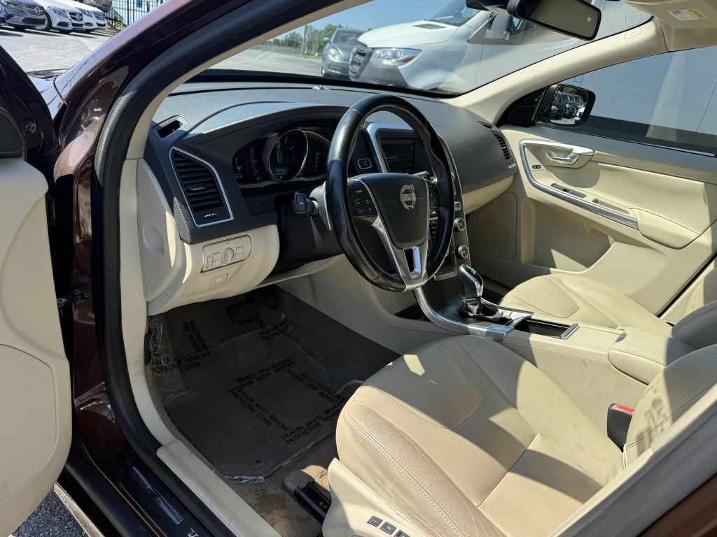 2015 Volvo XC60 Image 9