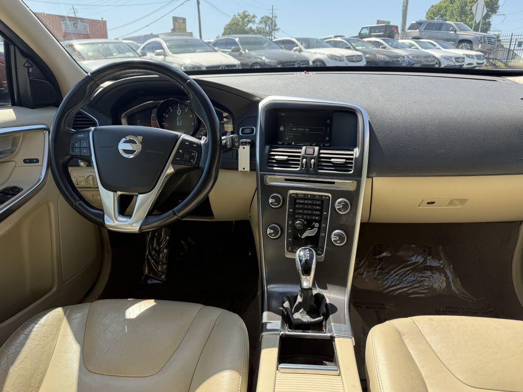 2015 Volvo XC60 Image 14