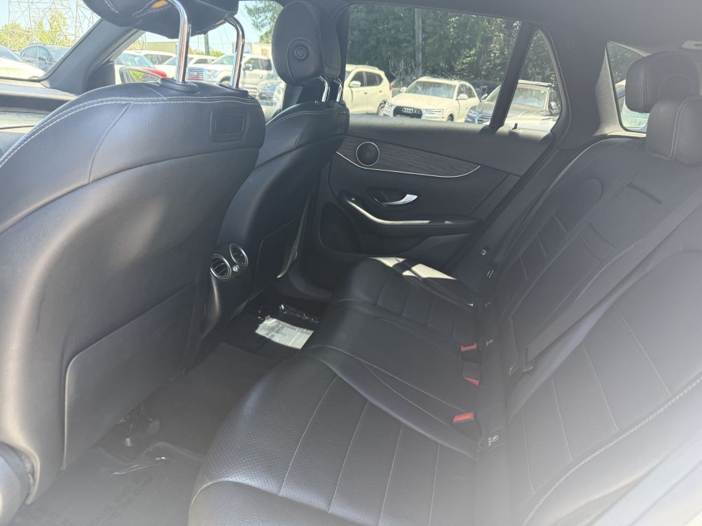 2018 Mercedes-Benz GLC-Class Image 9