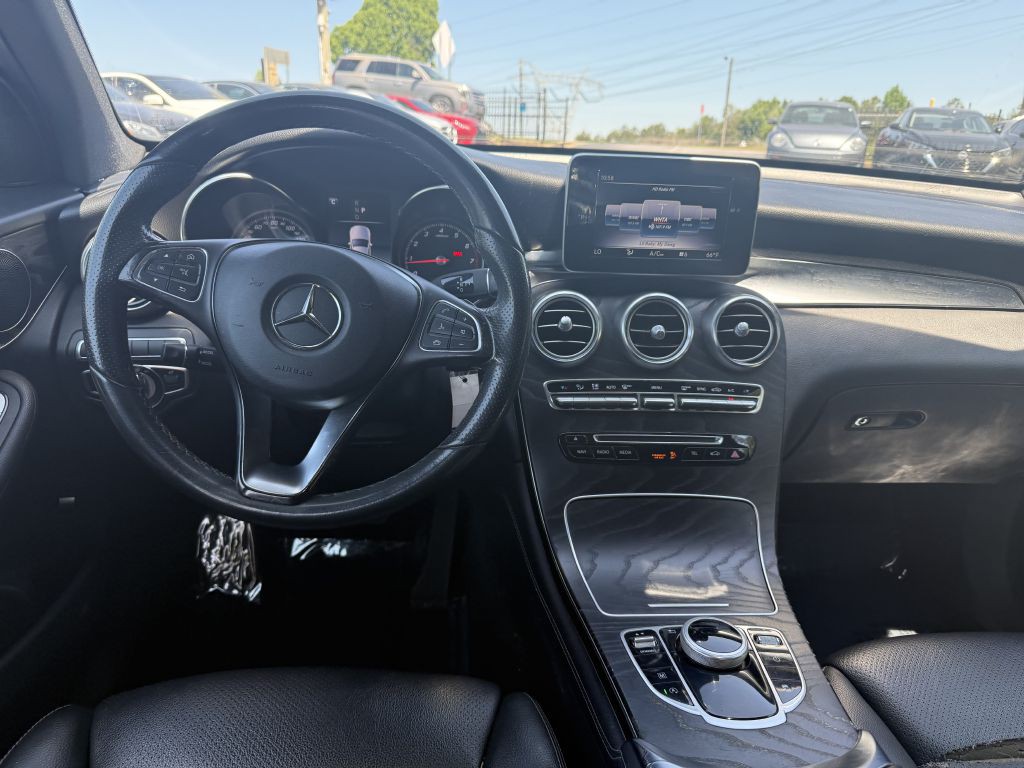 2018 Mercedes-Benz GLC-Class Image 12