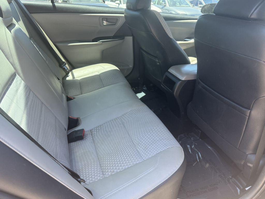 2015 Toyota Camry Image 10