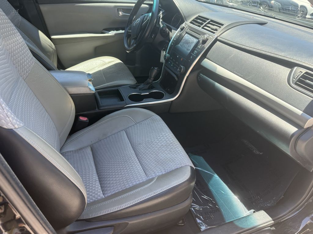 2015 Toyota Camry Image 11