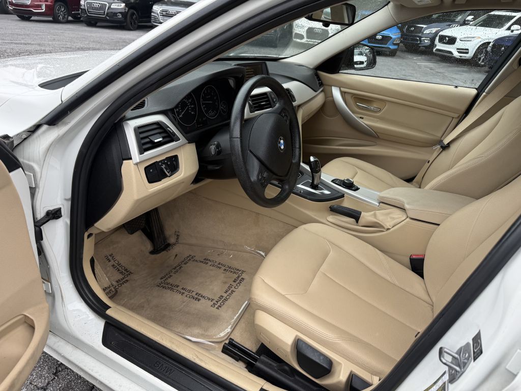 2015 BMW 3 Series Image 8
