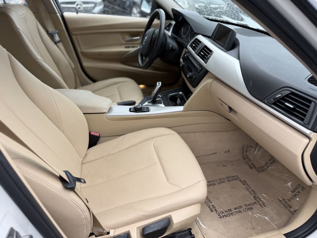 2015 BMW 3 Series Image 10