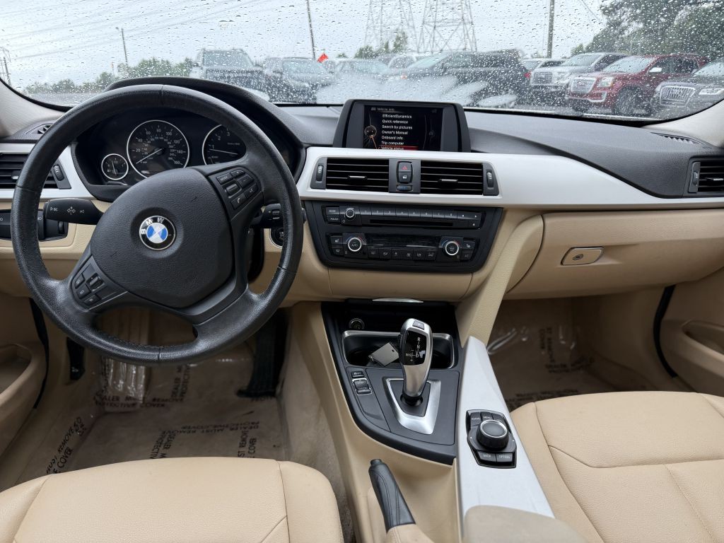 2015 BMW 3 Series Image 12
