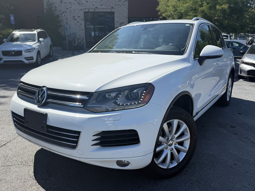 2012 Volkswagen Touareg Image 1
