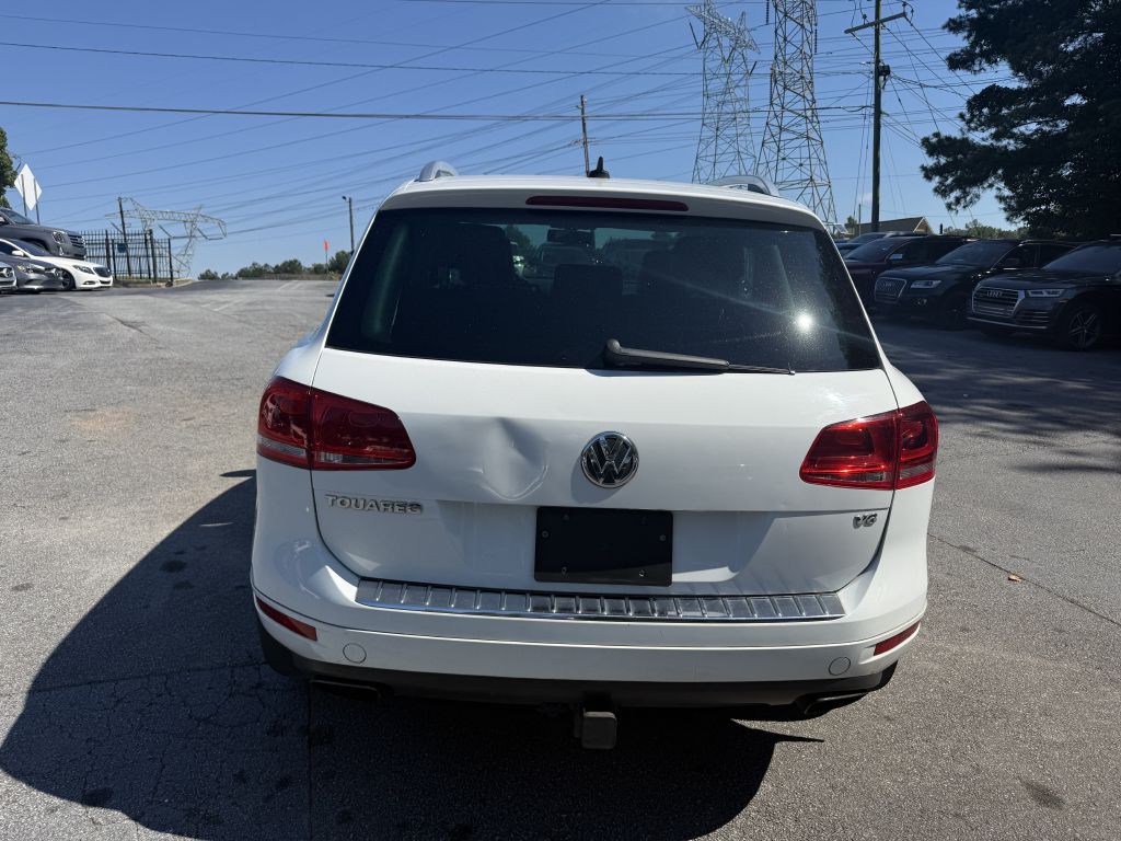 2012 Volkswagen Touareg Image 6