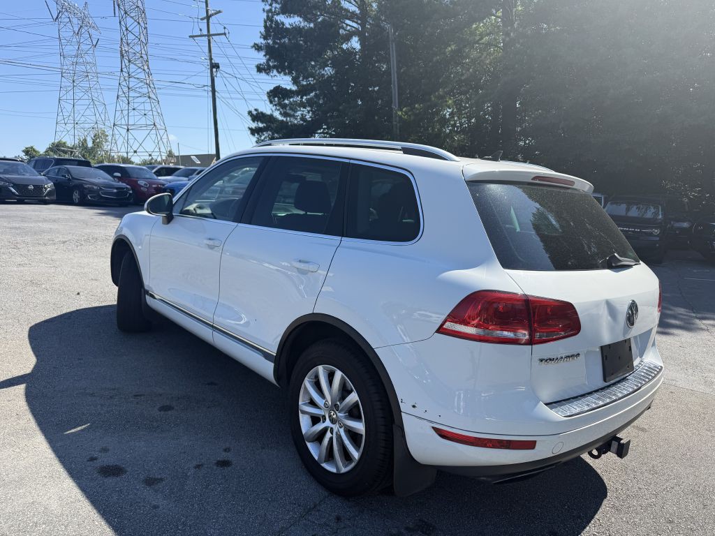 2012 Volkswagen Touareg Image 7