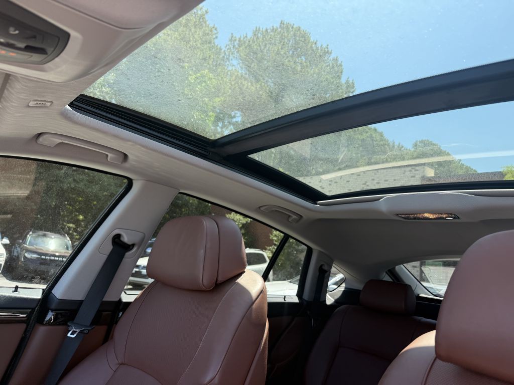 2012 BMW 5 Series Image 16