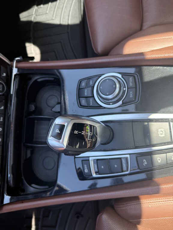 2012 BMW 5 Series Image 17