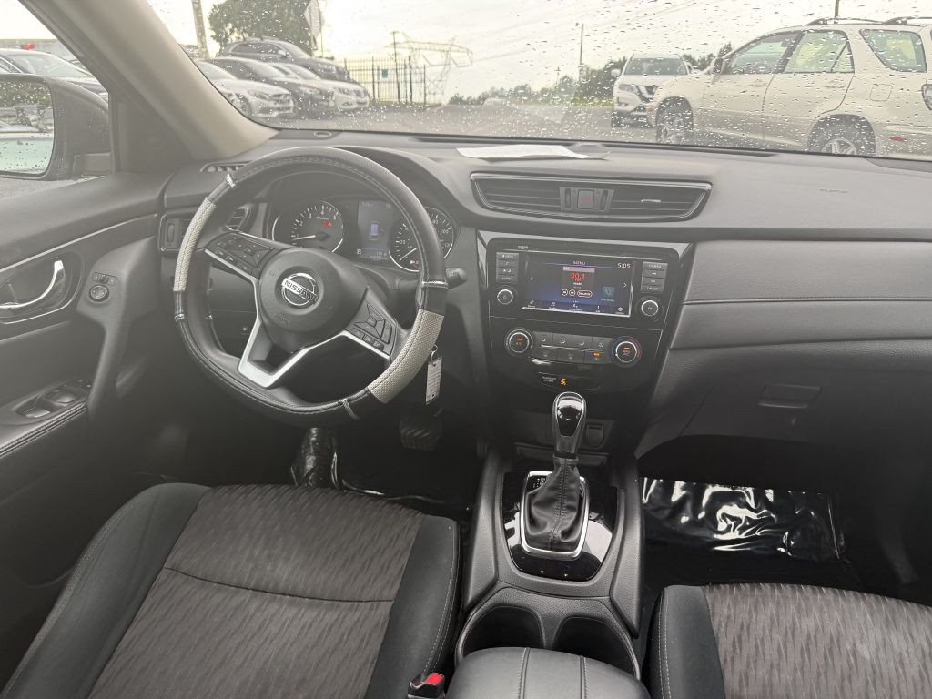 2018 Nissan Rogue Image 11