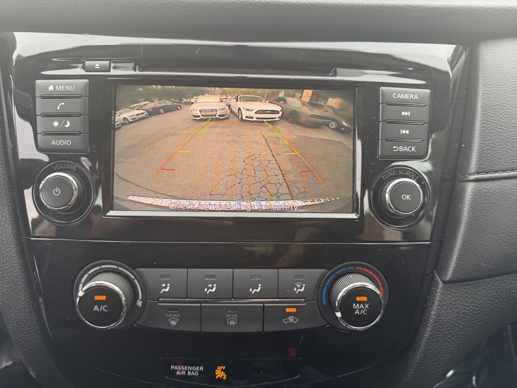2018 Nissan Rogue Image 12