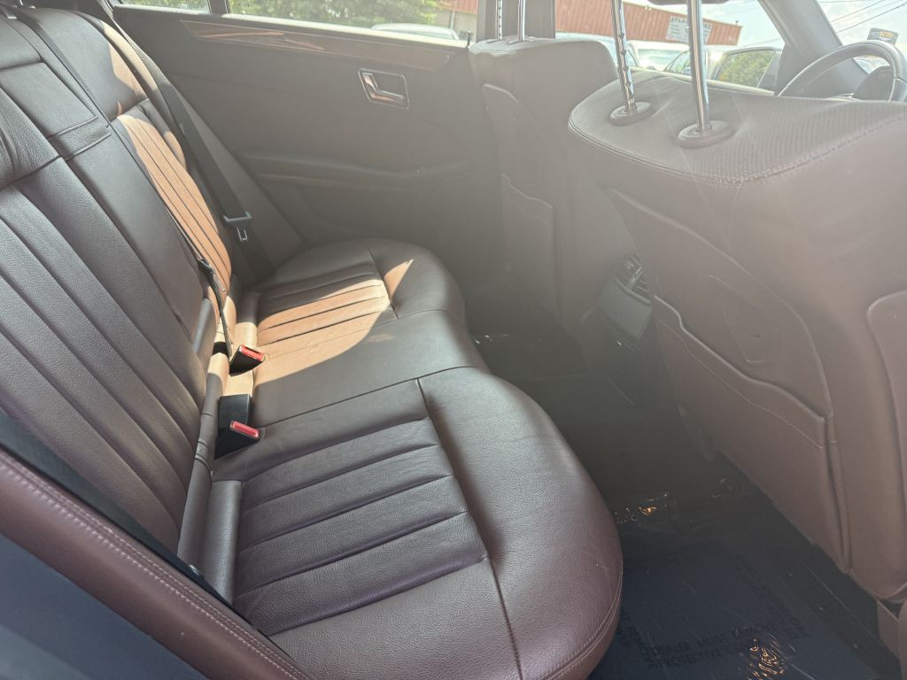 2010 Mercedes-Benz E-Class Image 11