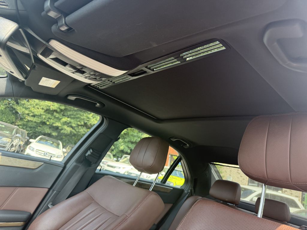 2010 Mercedes-Benz E-Class Image 14
