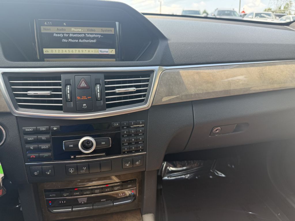 2010 Mercedes-Benz E-Class Image 15