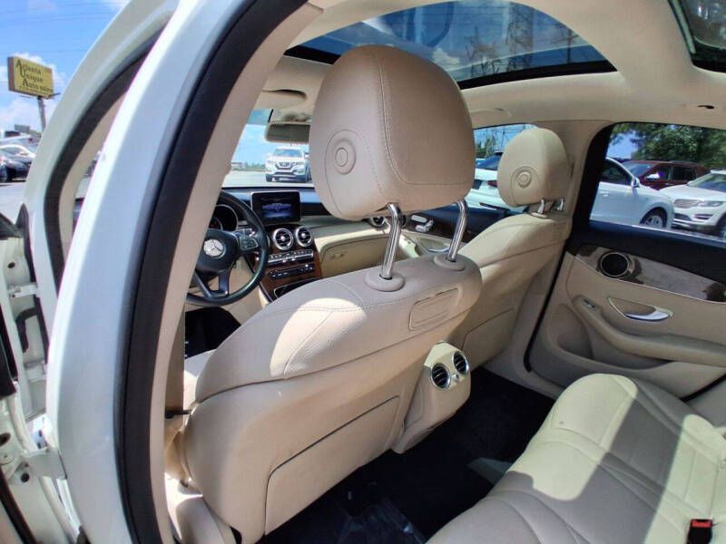 2018 Mercedes-Benz GLC-Class Image 11