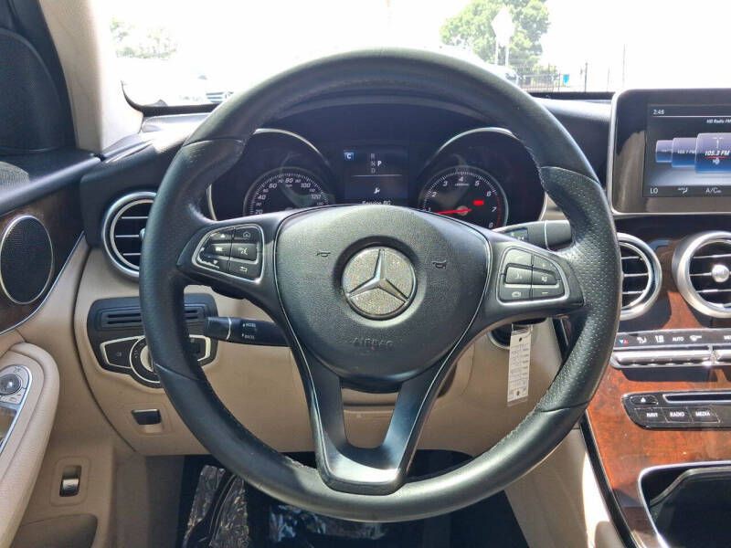2018 Mercedes-Benz GLC-Class Image 16