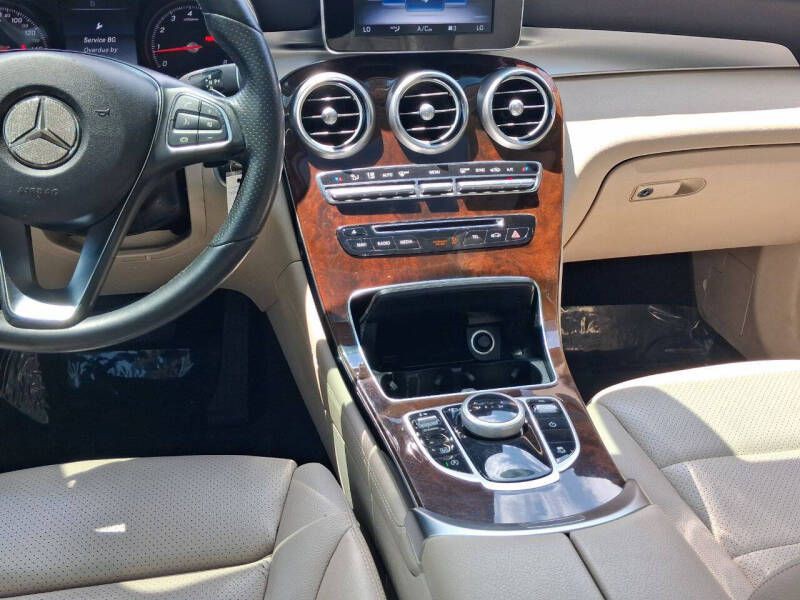 2018 Mercedes-Benz GLC-Class Image 17