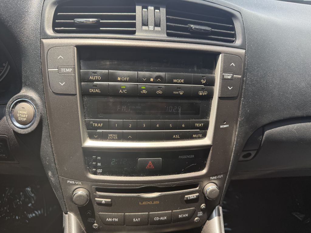 2010 Lexus IS Image 13