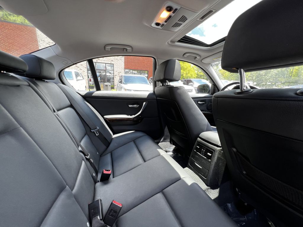 2009 BMW 3 Series Image 10