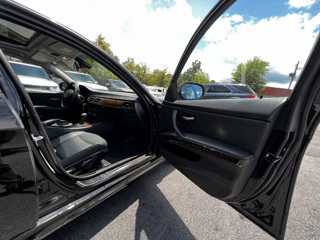 2009 BMW 3 Series Image 12