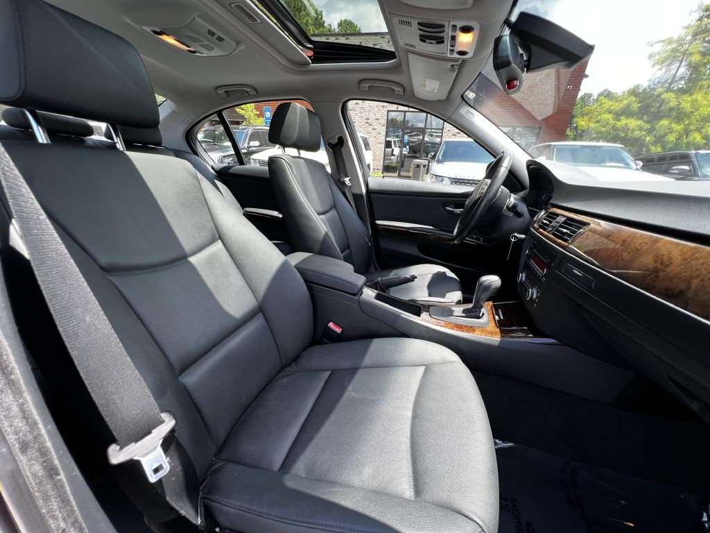2009 BMW 3 Series Image 14