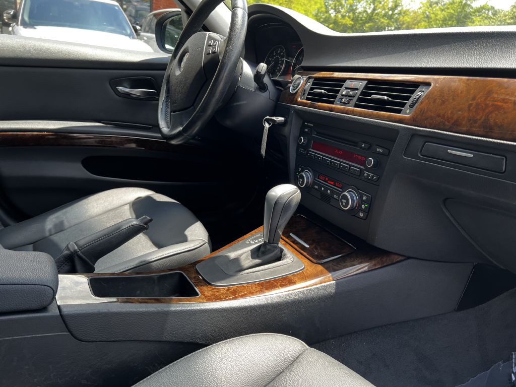 2009 BMW 3 Series Image 18