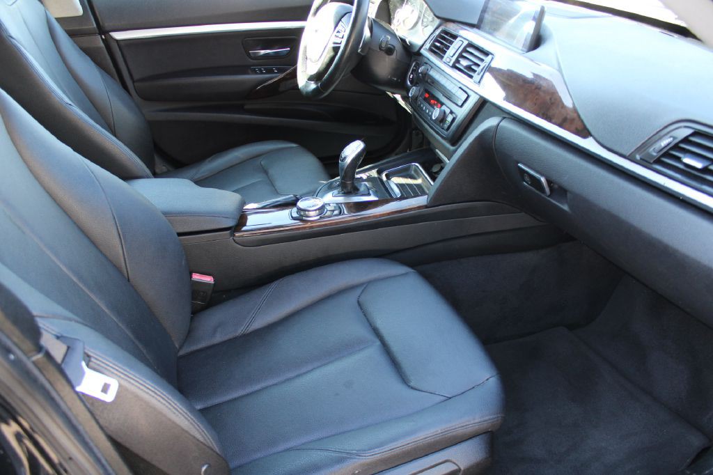 2014 BMW 3 Series Image 20