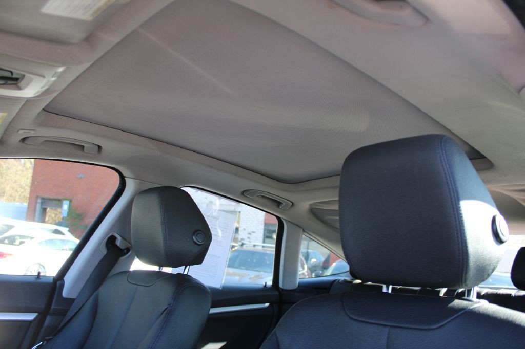 2014 BMW 3 Series Image 23