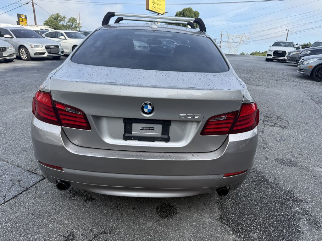 2011 BMW 5 Series Image 6