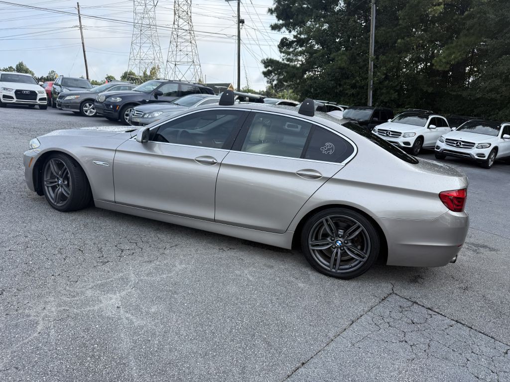 2011 BMW 5 Series Image 8