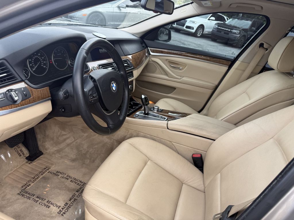 2011 BMW 5 Series Image 10