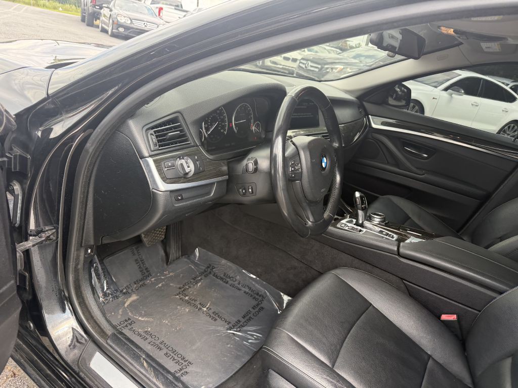 2014 BMW 3 Series Image 9