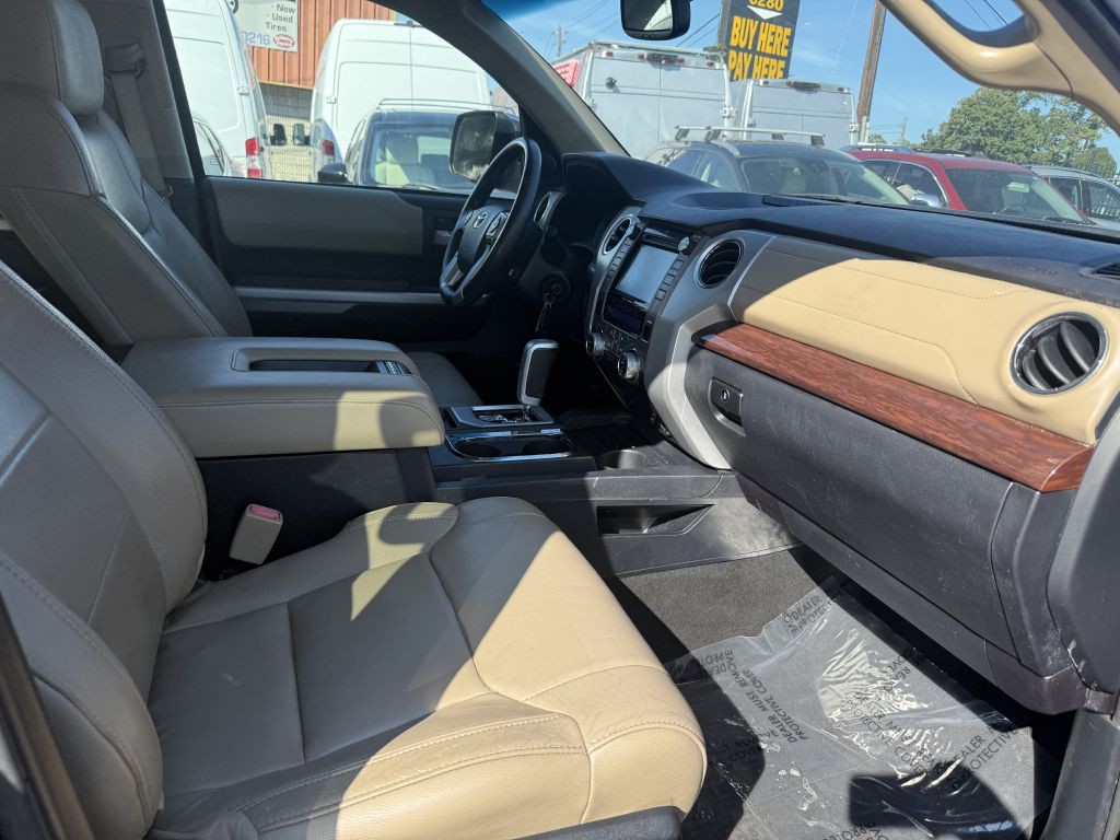 2017 Toyota Tundra Image 9
