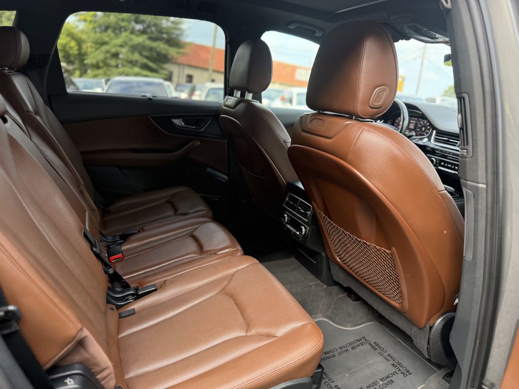 2017 Audi Q7 Image 12