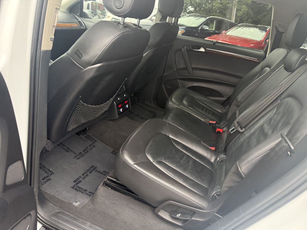 2015 Audi Q7 Image 9