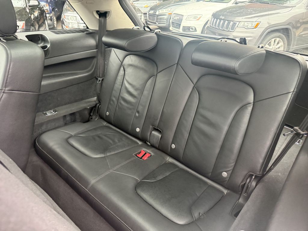2015 Audi Q7 Image 10