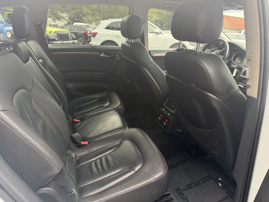 2015 Audi Q7 Image 11